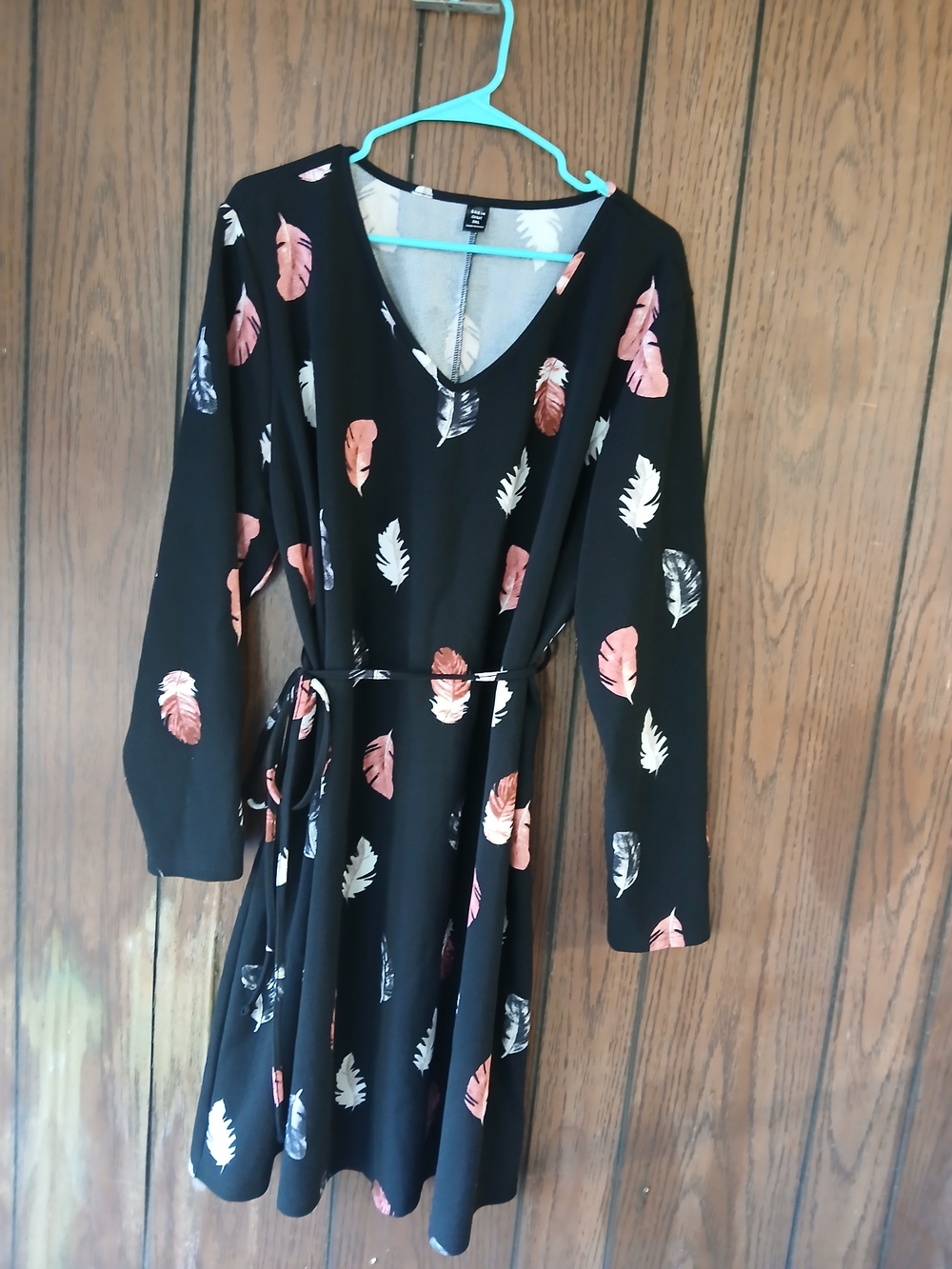 Plus Size SHEIN Black Long-Sleeve Feather Print Dress with Pink & Cream Feathers